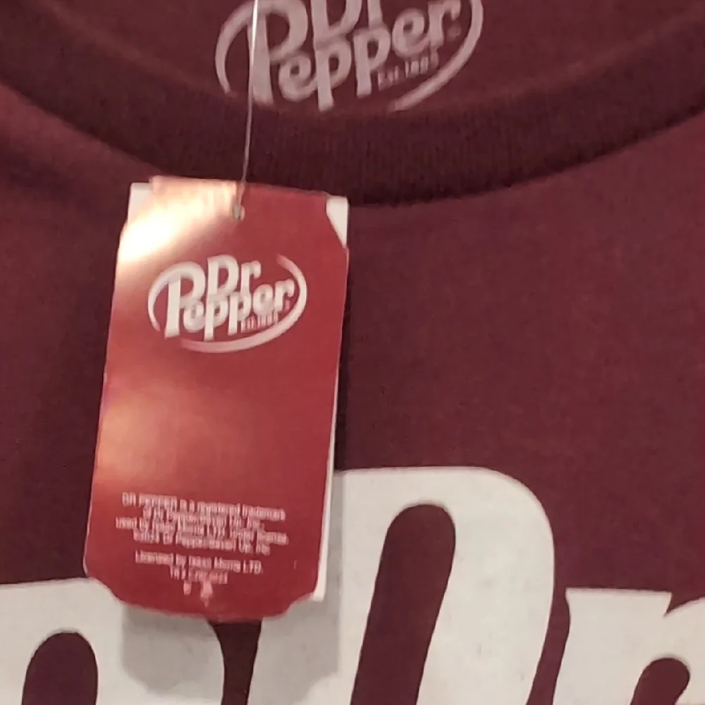 Red Short Sleeve Tee Shirt - Picture 5 of 7